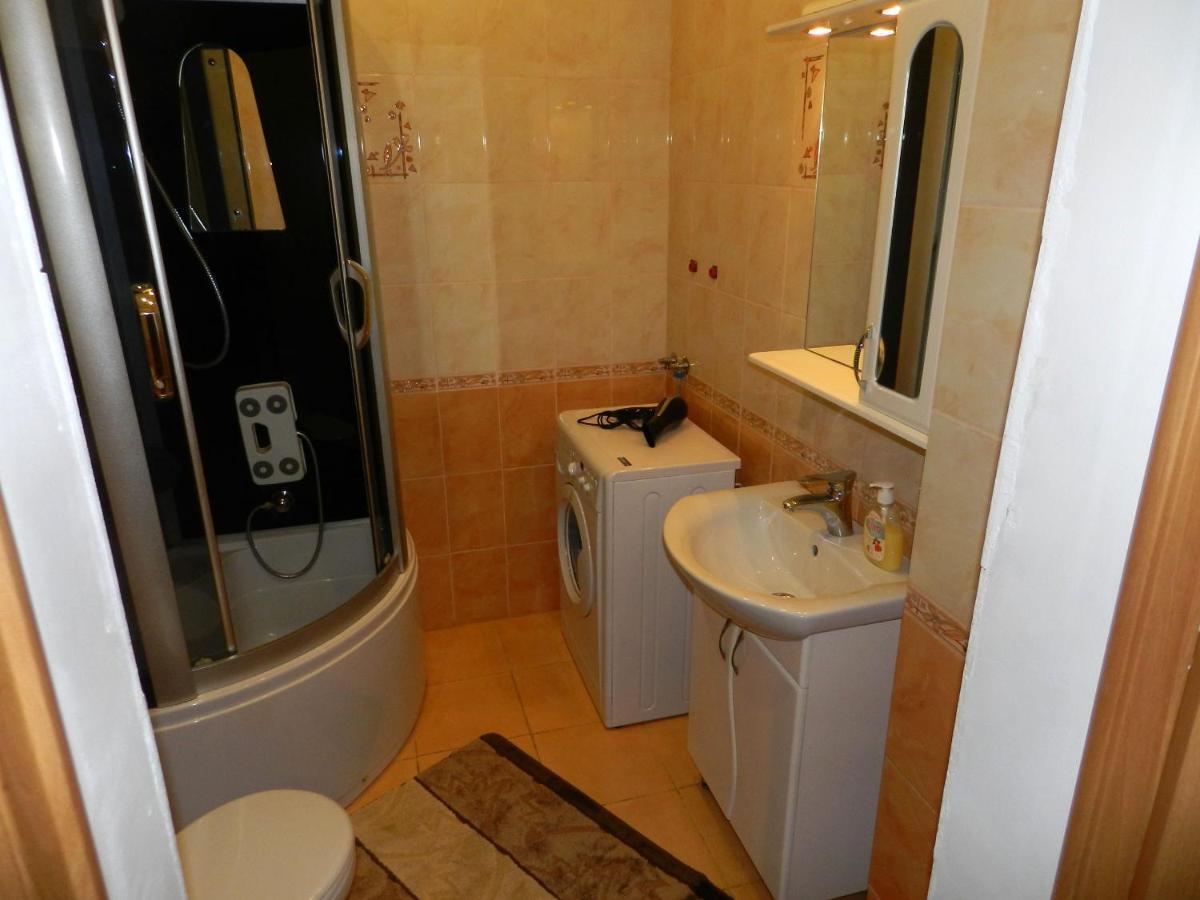 1-Room Apartment 50M2 On Metalurhiv Avenue 17, By Grandhome Zaporizhia Екстериор снимка